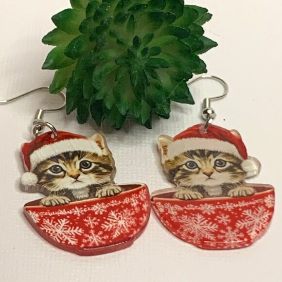 Santa Earring, Christmas Earring, Kitten Earring, Holiday Earring, Gift Idea - Picture 1 of 4